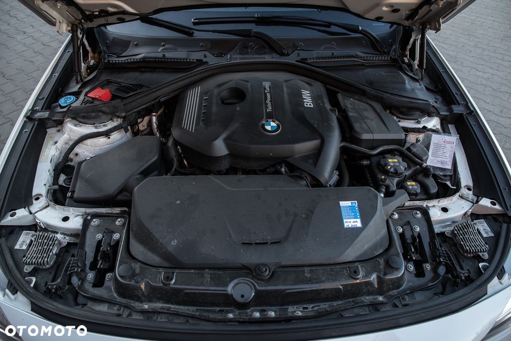 BMW 3GT 330i xDrive M Sport - 38