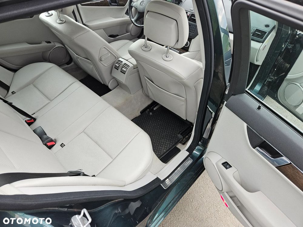 Mercedes-Benz Klasa C 220 CDI Elegance - 10