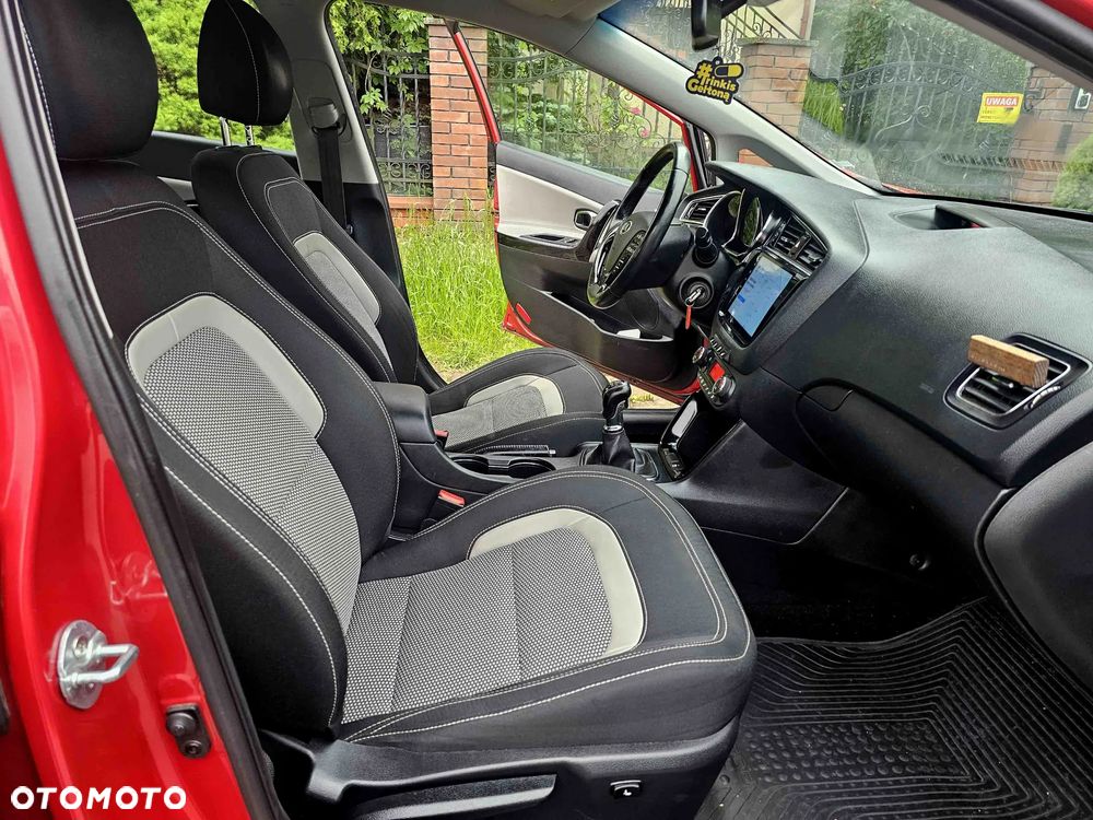Kia Ceed 1.6 CRDi 136 ISG Platinum Edition - 19