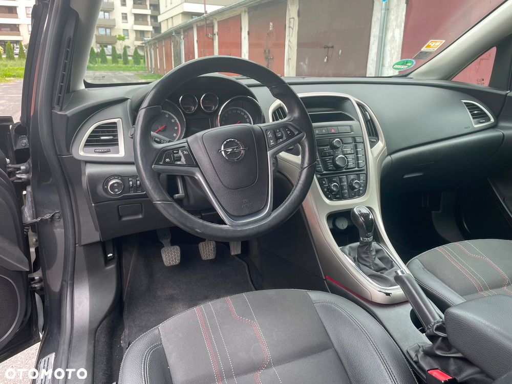 Opel Astra 1.4 150 Jahre - 8