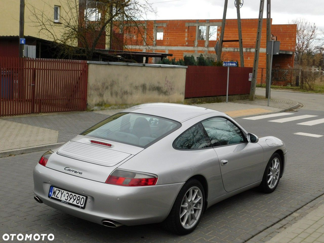 Porsche 911 Carrera - 6