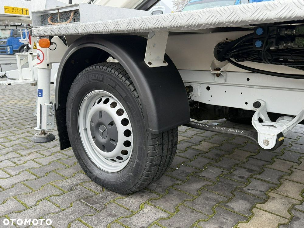 Mercedes-Benz Sprinter - 19