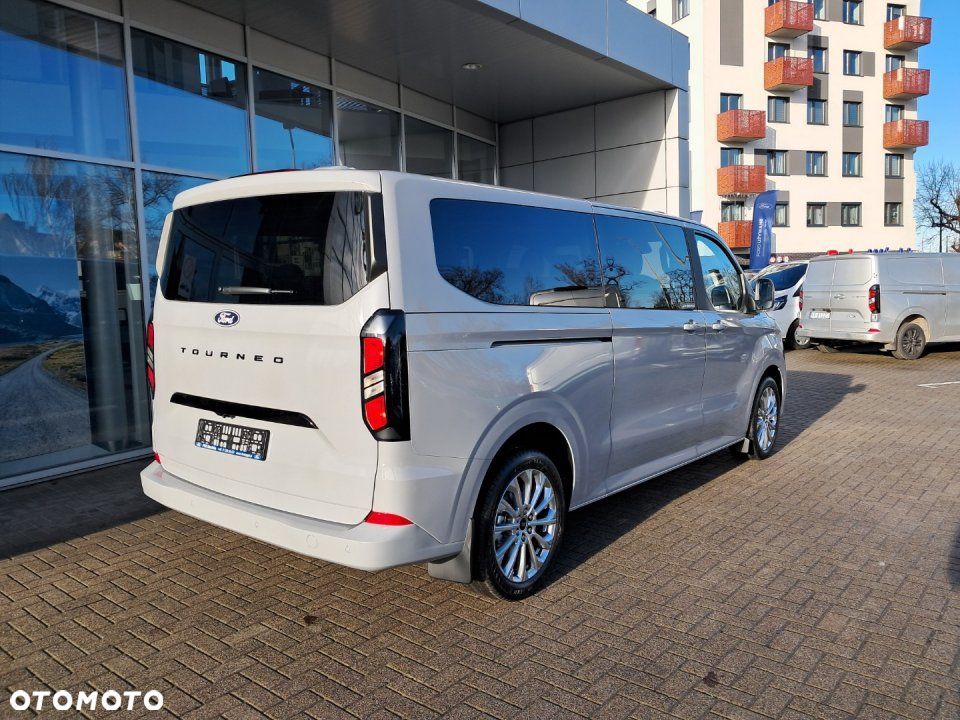 Ford Tourneo Custom - 7