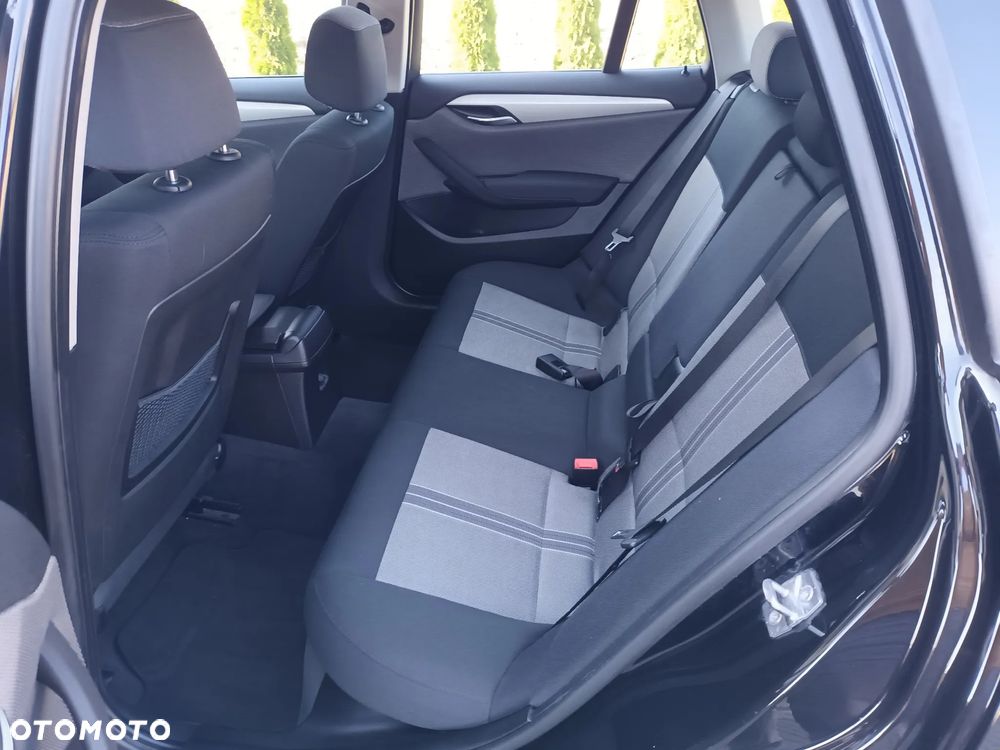 BMW X1 sDrive18i - 11