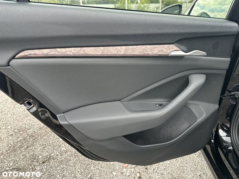 Skoda Superb 2.0 TDI SCR 4x4 L&K DSG - 23