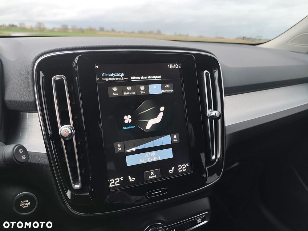 Volvo XC 40 T3 Momentum - 21