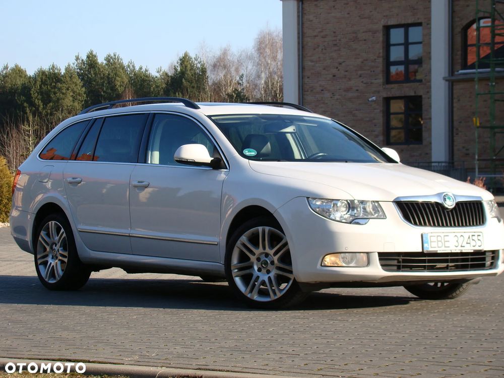 Skoda Superb 2012 photo 4