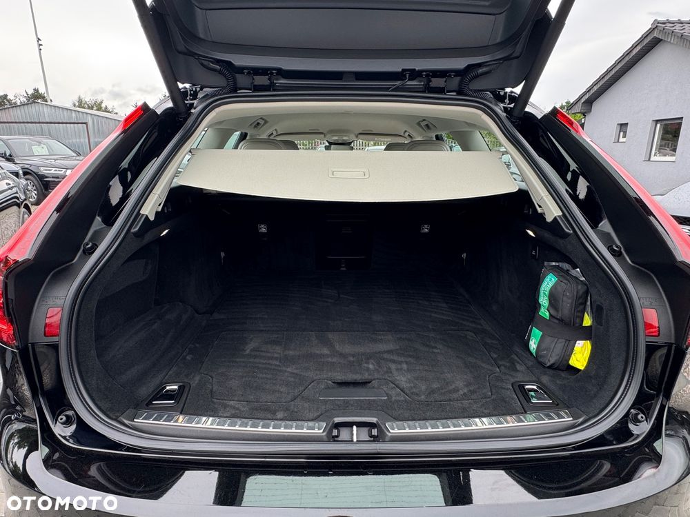 Volvo V90 B4 D Geartronic Momentum Pro - 24