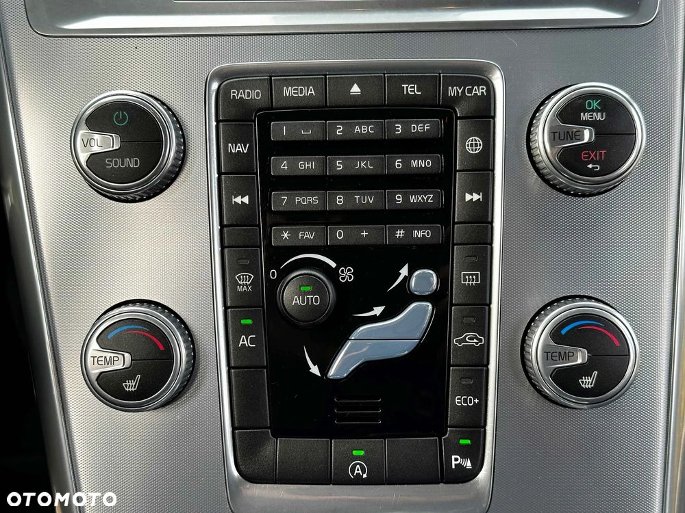 Volvo XC 60 D4 Momentum - 29