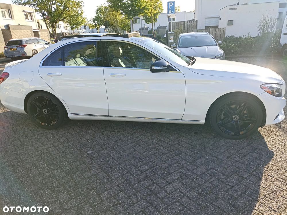 Mercedes-Benz Klasa C 300 7G-TRONIC - 17