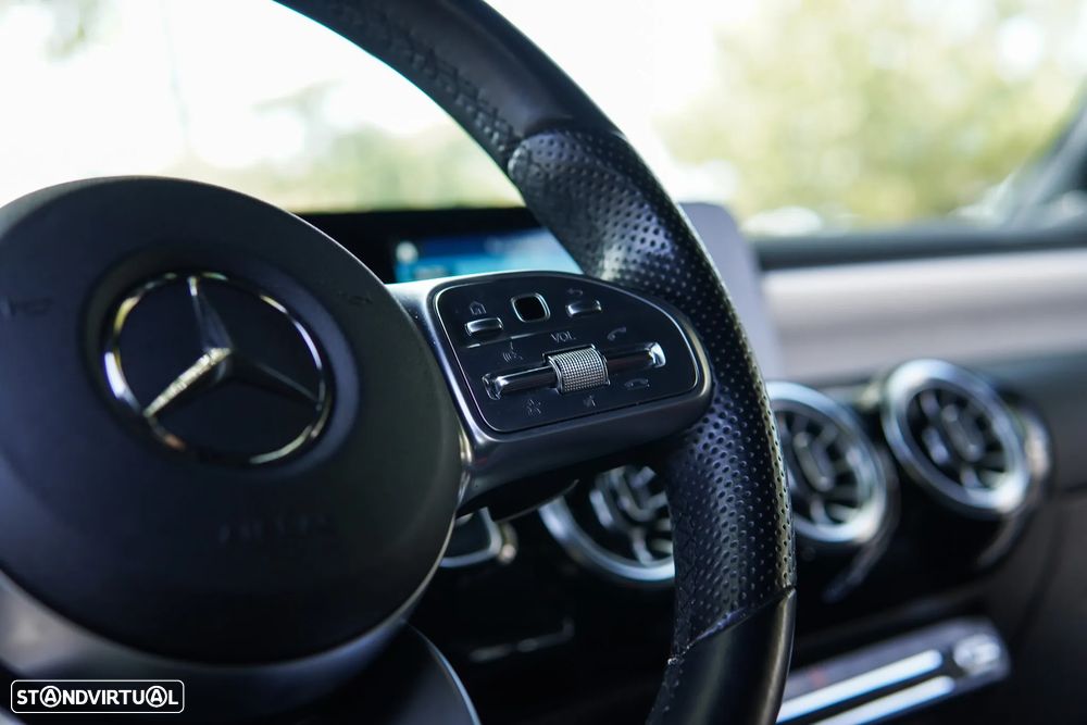 Mercedes-Benz A 250 e 8G-DCT AMG Line - 36