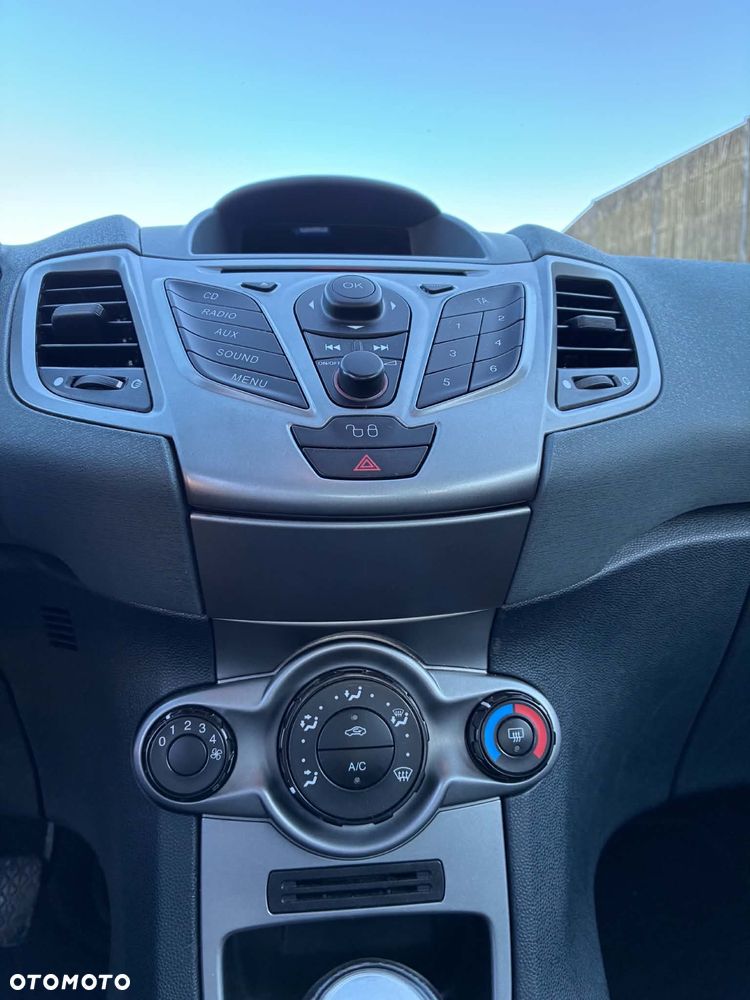 Ford Fiesta - 9