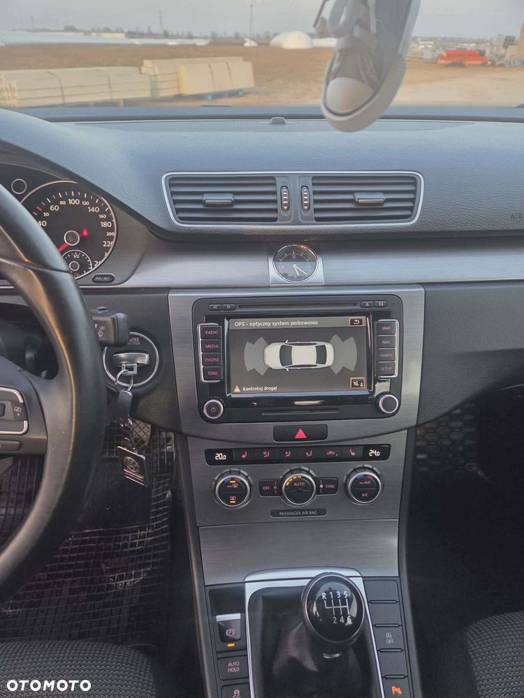 Volkswagen Passat 2.0 TDI Comfortline - 4
