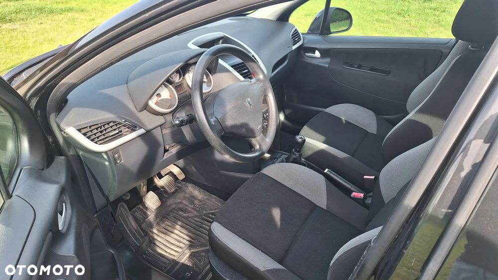 Peugeot 207 1.4 Presence - 9