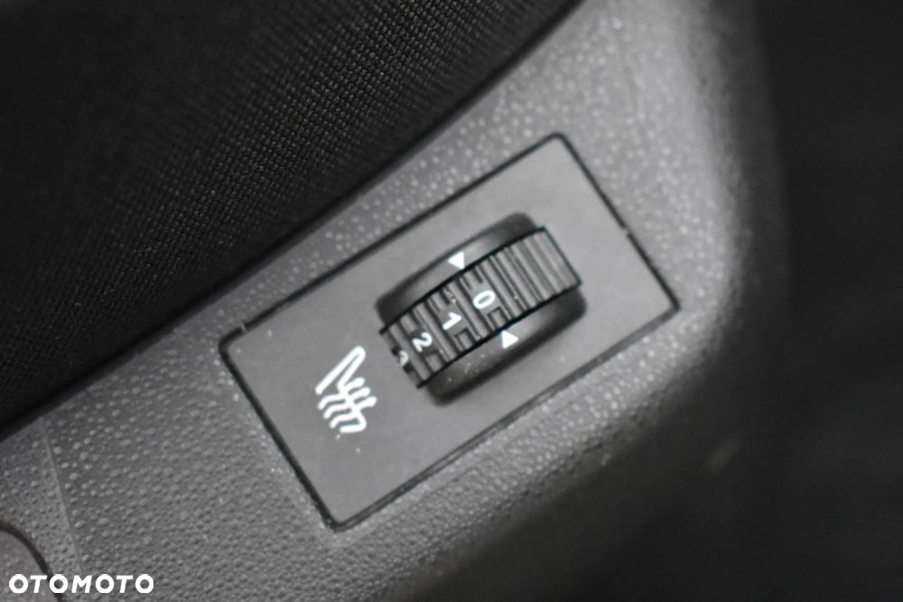Citroën C4 PureTech 130 Stop&Start SHINE - 36