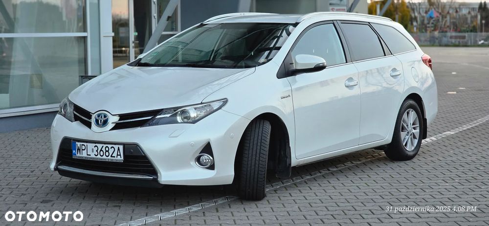 Toyota Auris 1.8 HSD Luna - 1