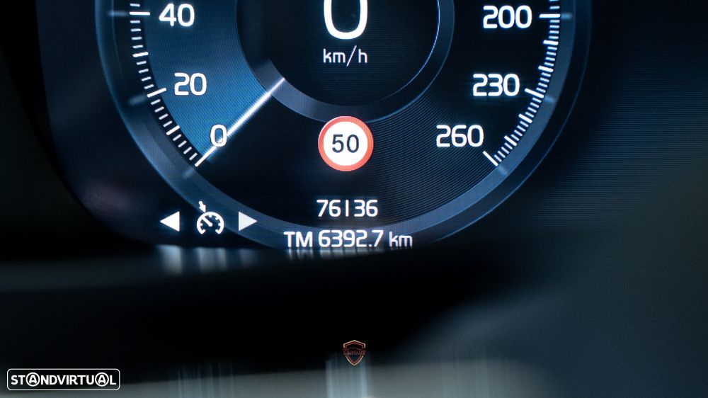 Volvo XC 40 1.5 T3 Momentum Geartronic - 19