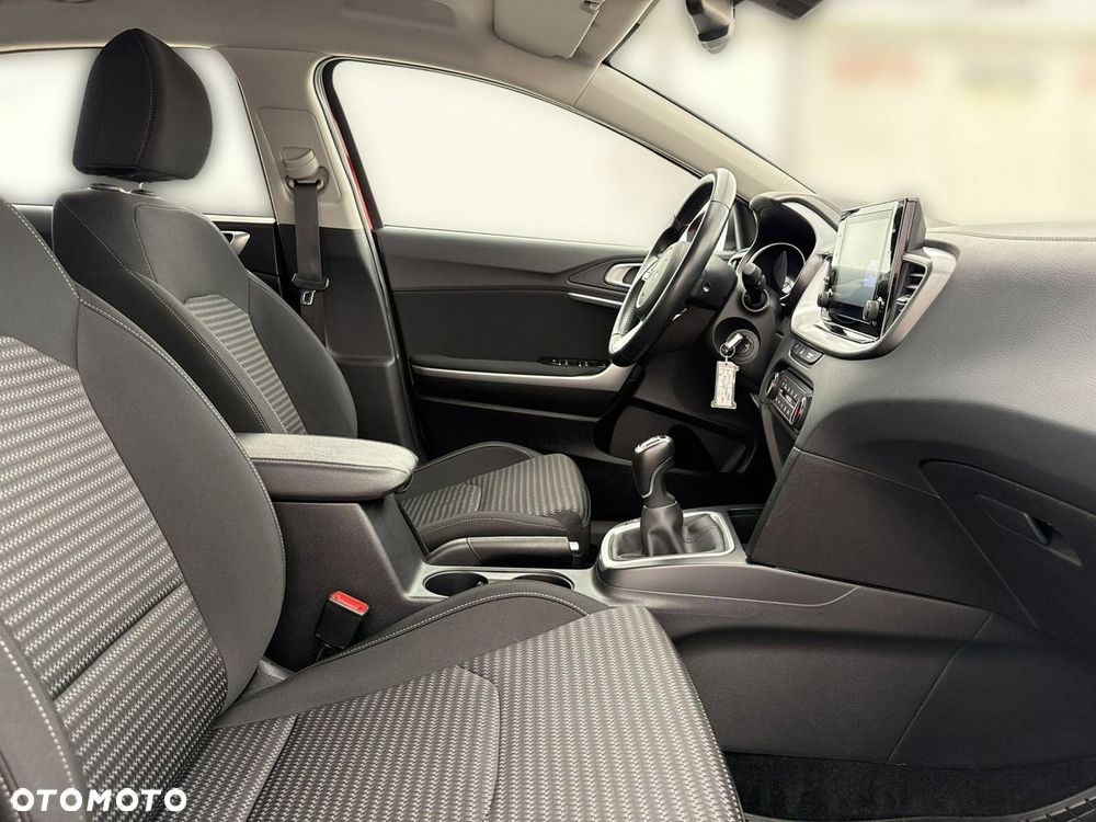 Kia Ceed - 23