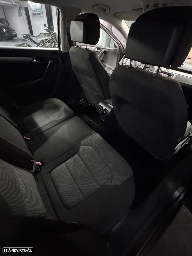 VW Passat Variant 1.6 TDI BlueMotion Highline - 20