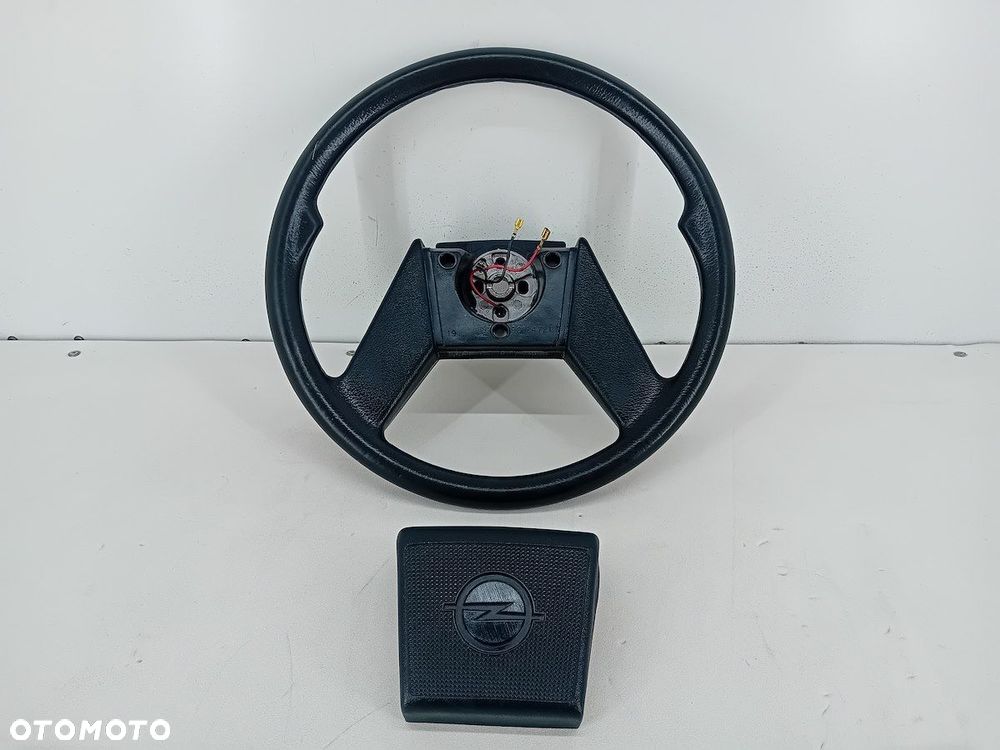 KIEROWNICA OPEL KADETT E ( 84-94 ) 90184721  6390013 - 9