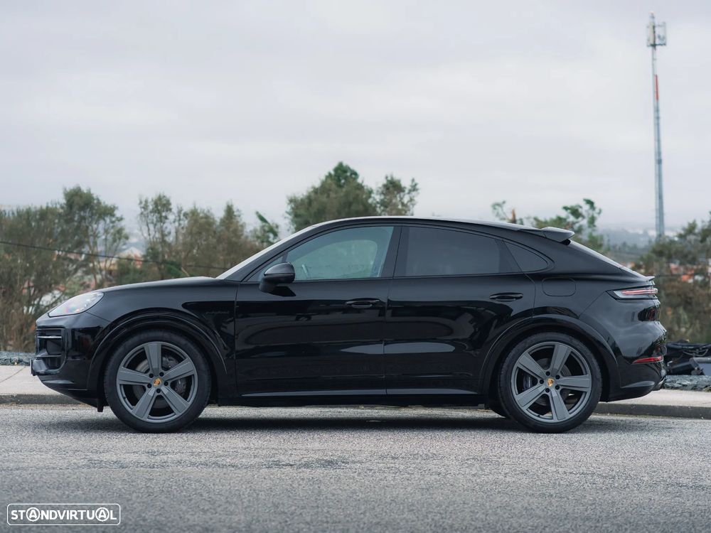 Porsche Cayenne Coupé E-Hybrid - 3