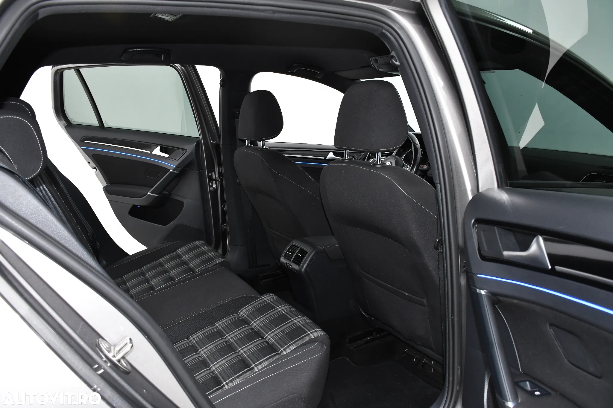 Volkswagen Golf 2.0 TDI DPF BMT DSG GTD - 14