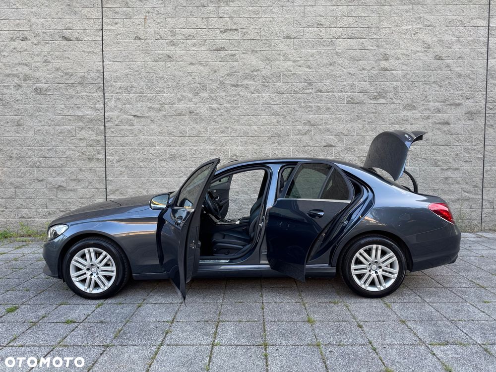 Mercedes-Benz Klasa C 200 7G-TRONIC Exclusive - 23
