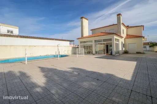 MORADIA T4 COM PISCINA - Grande imagem: 2/60