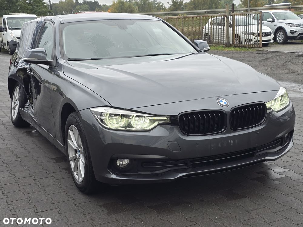BMW Seria 3 318d Touring Sport Line - 20