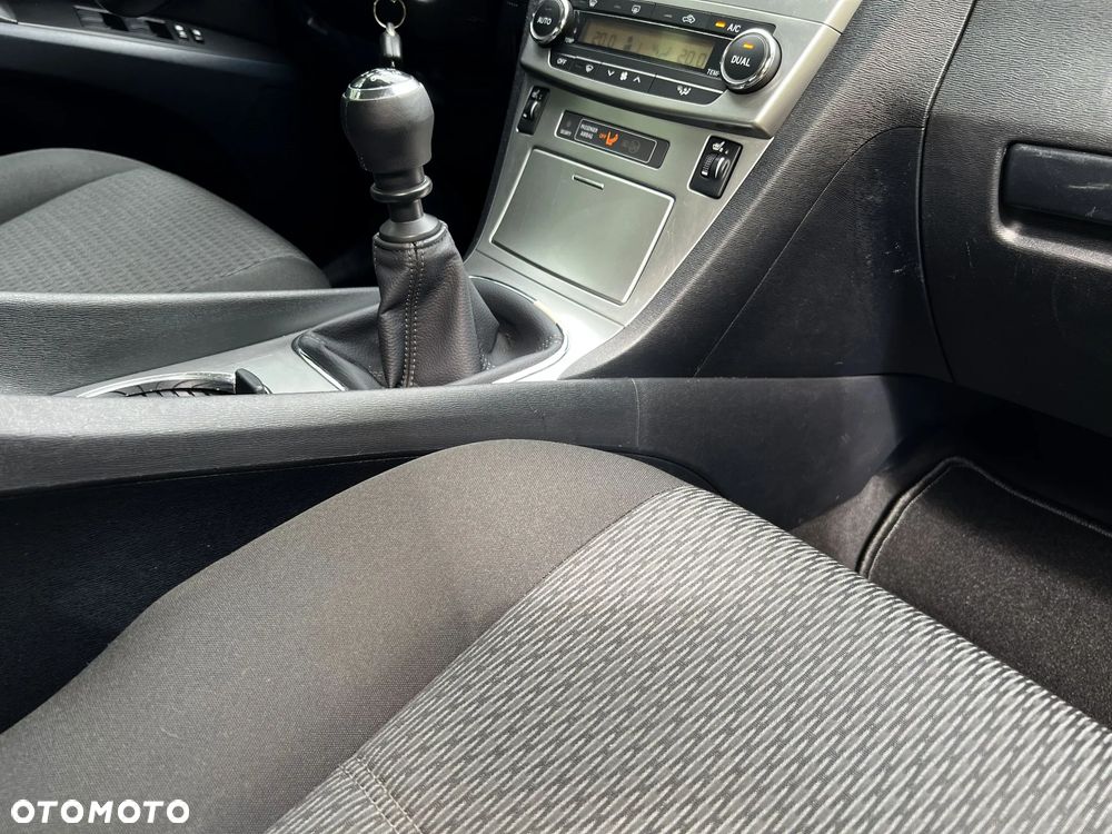 Toyota Avensis 1.8 Business Edition - 25