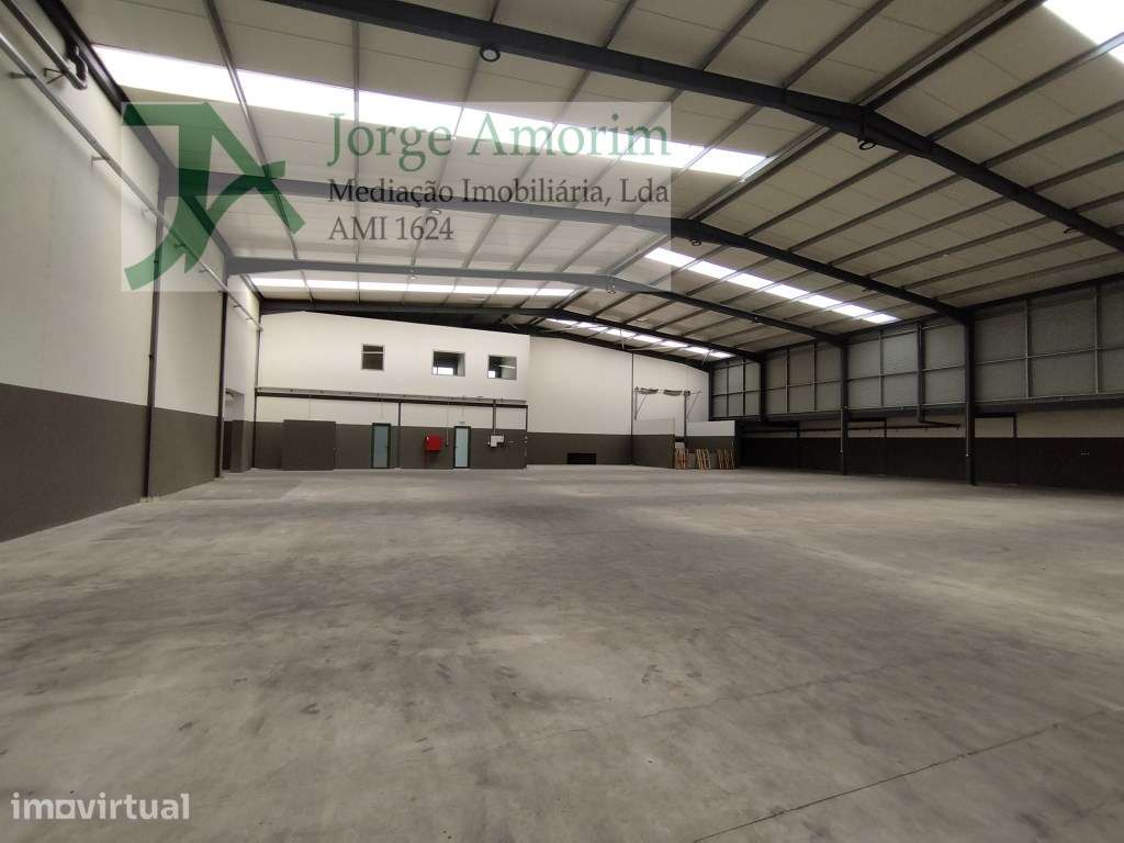 Armazém industrial . Área coberta de 1498 m2. 2 Pisos. - Grande imagem: 3/11