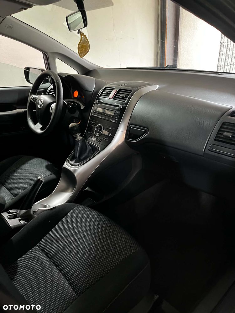 Toyota Auris 1.4 D-4D Luna - 9