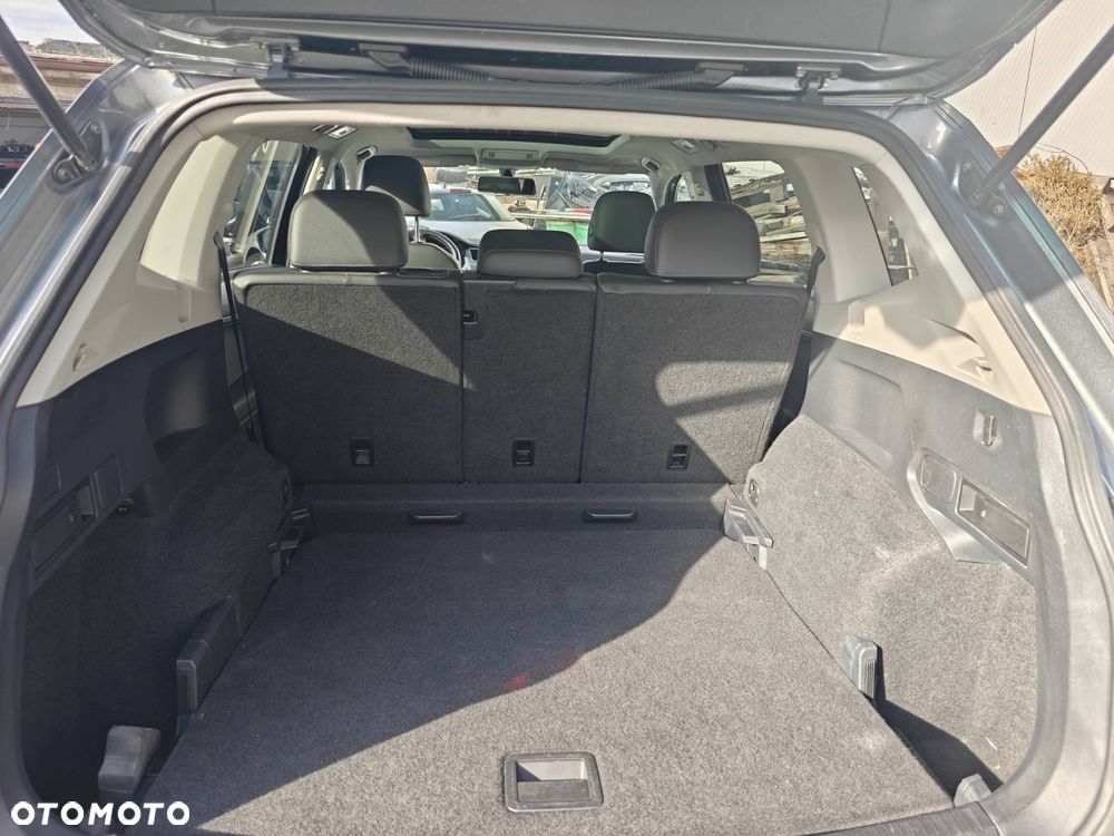 Volkswagen Tiguan - 12