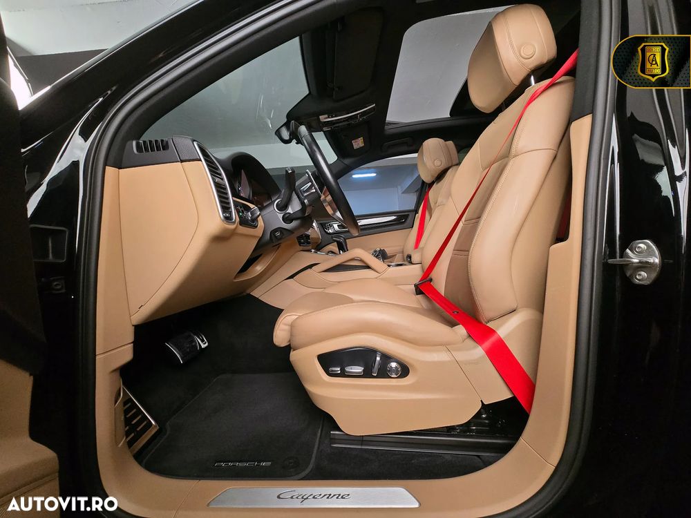 Porsche Cayenne - 19