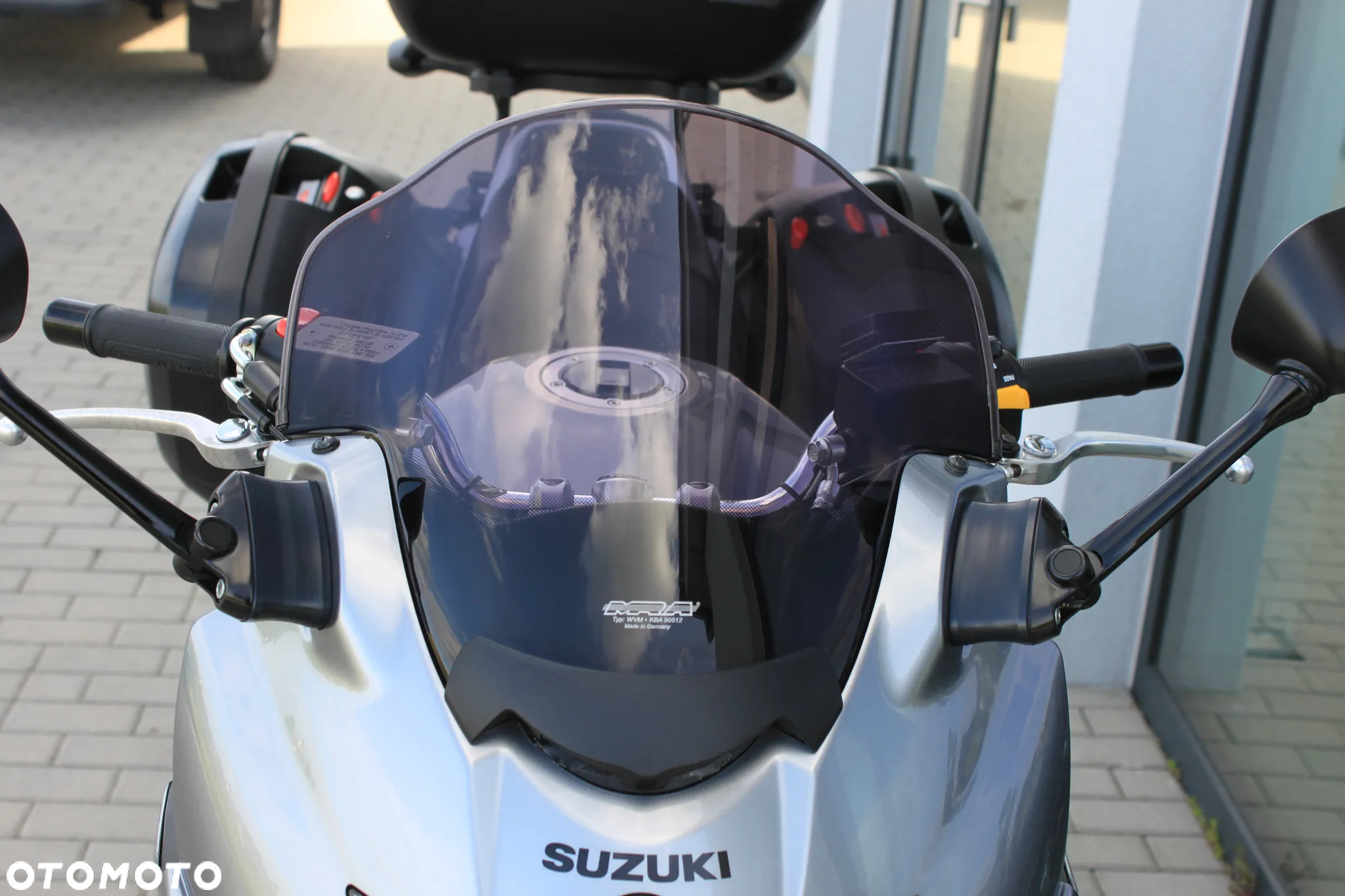Suzuki GSX - 14