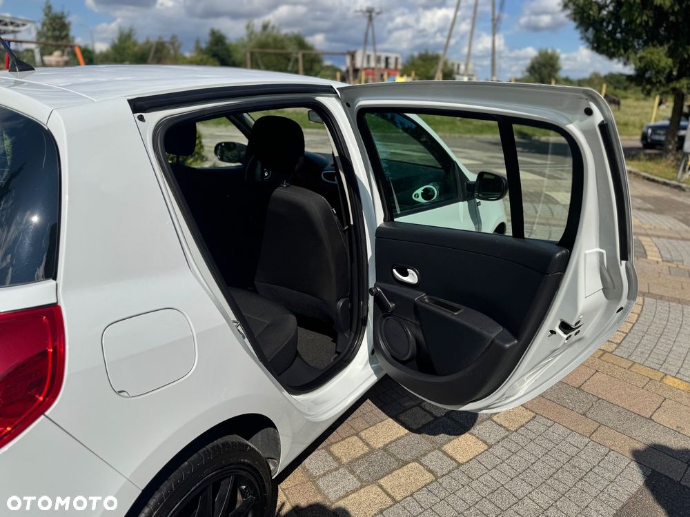 Renault Clio 1.2 16V 75 Yahoo - 21