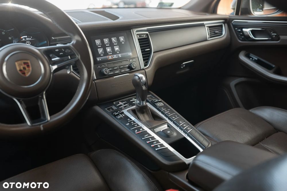 Porsche Macan - 16