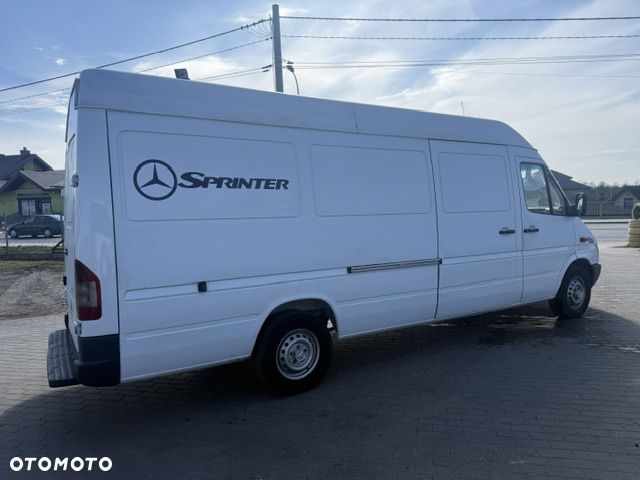 Mercedes-Benz Sprinter - 8