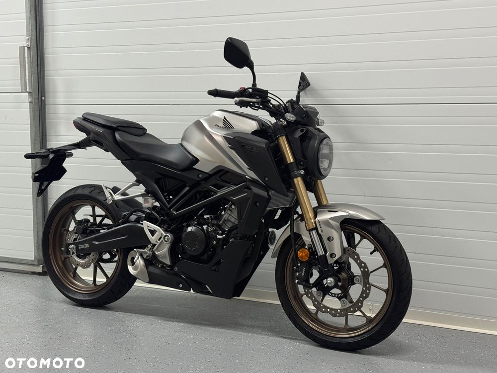 Honda CB - 1