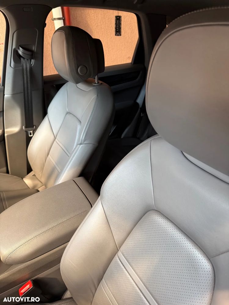 Porsche Cayenne - 15