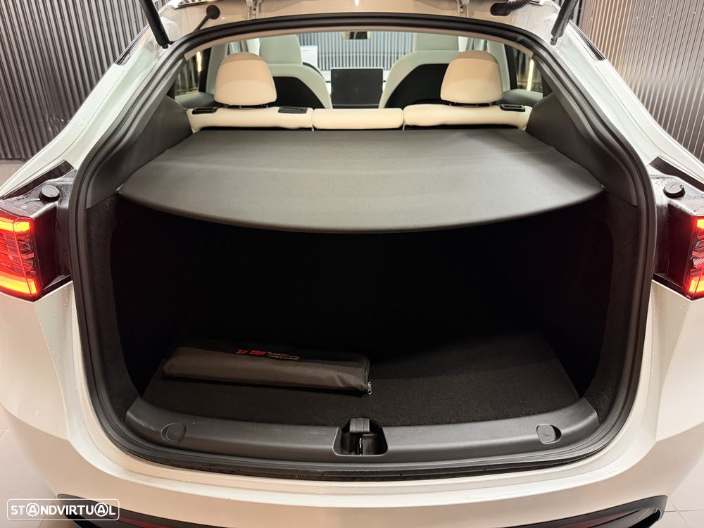 Tesla Model Y RWD - 9
