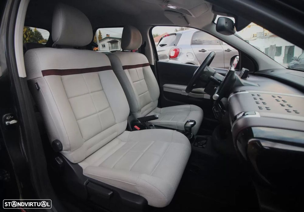 Citroën C4 Cactus 1.2 PureTech Shine EAT6 - 24