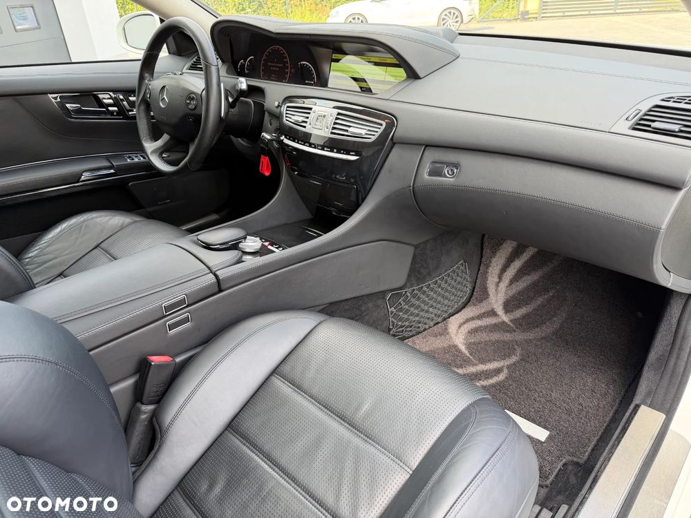 Mercedes-Benz CL 63 AMG - 12