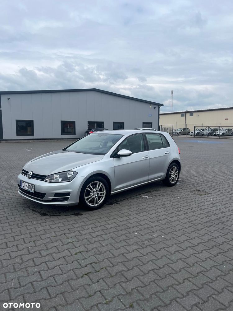 Volkswagen Golf - 2