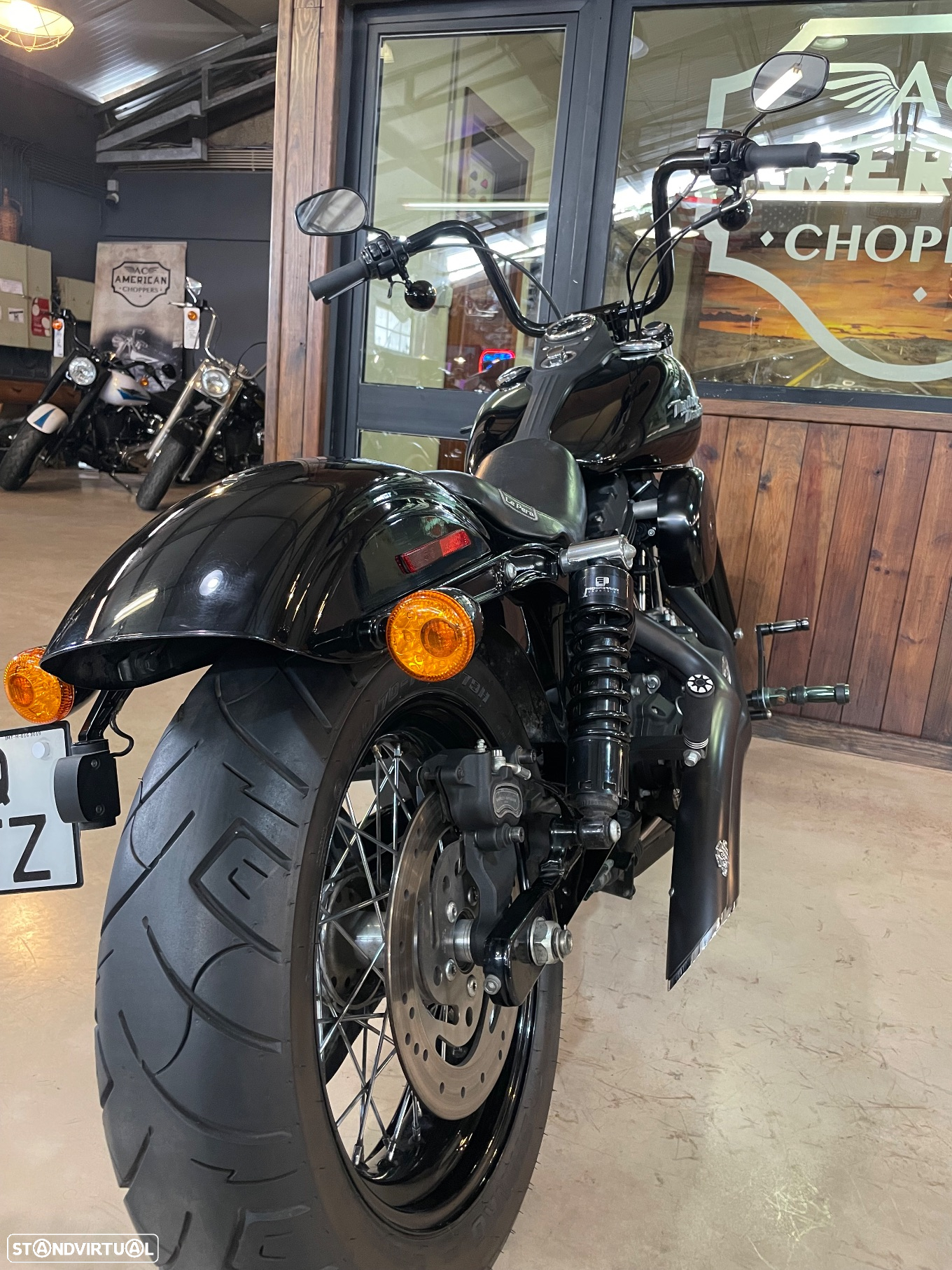 Harley-Davidson Dyna Street Bob 103ci - 17