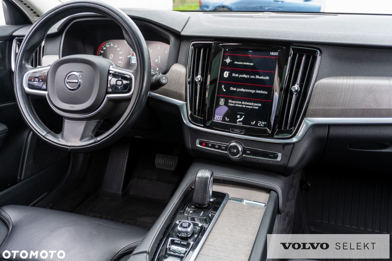 Volvo V90 Cross Country - 13