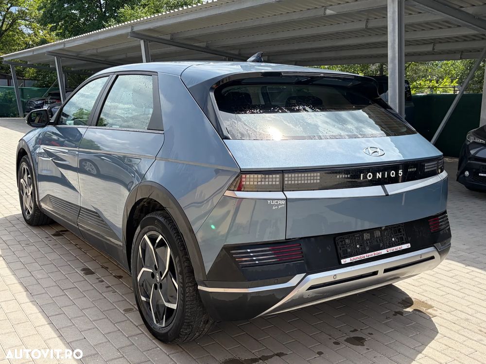 Hyundai IONIQ - 3