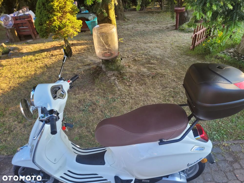 Piaggio Vespa - 28