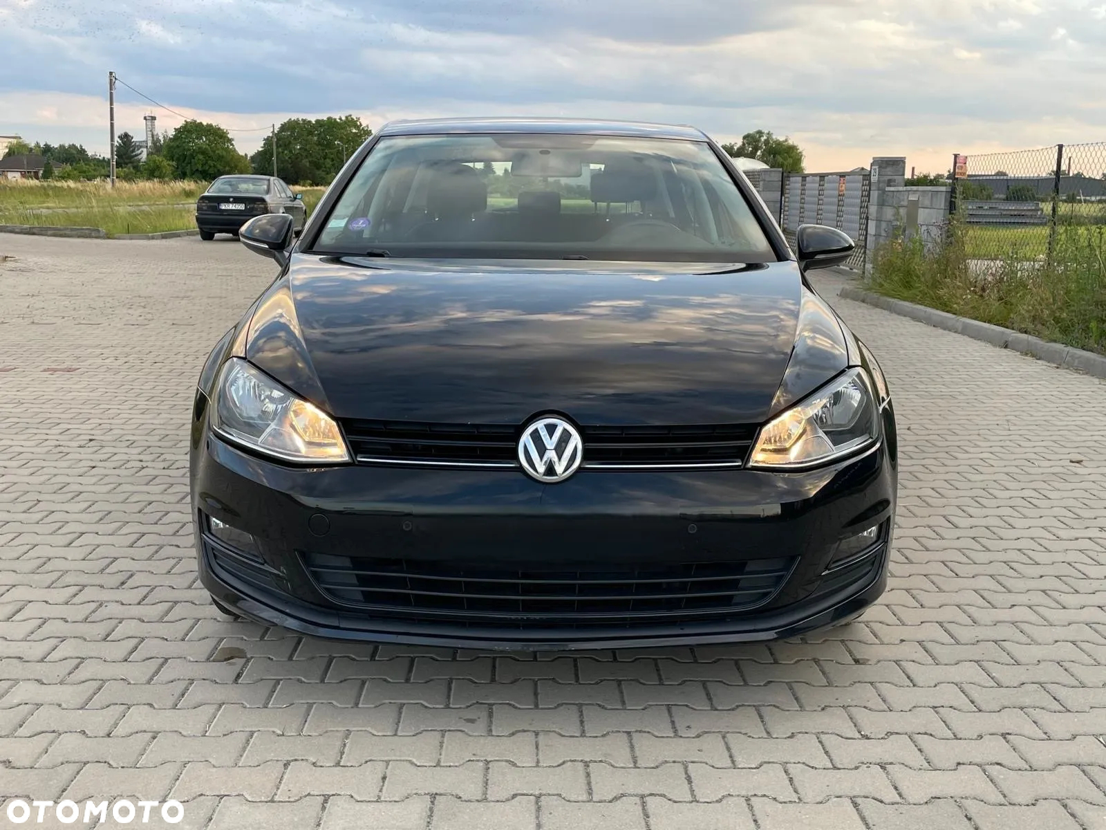Volkswagen Golf 1.2 TSI BlueMotion Technology Comfortline - 2