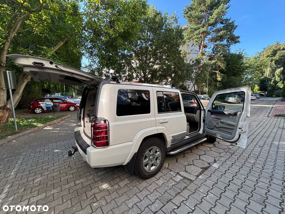 Jeep Commander 5.7 V8 Limited - 17